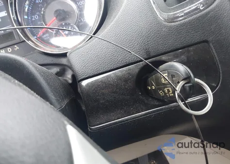 2014 Chrysler Town & Country Touring z USA, uszkodzony, nr VIN 2C4RC1BG6ER293205